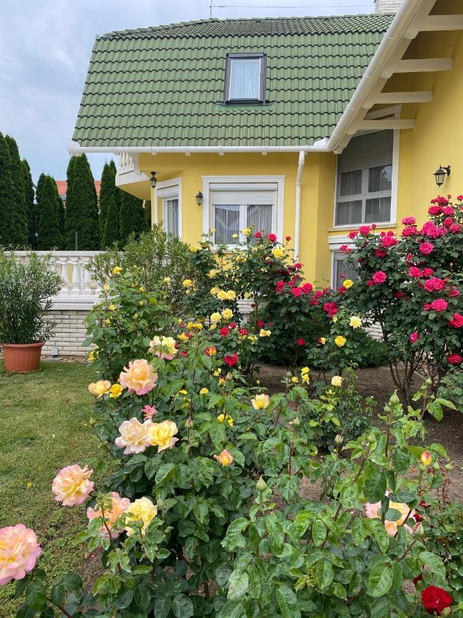 Margareta Apartmanhaz Appartement Hajdúszoboszló Buitenkant foto