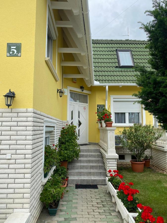 Margareta Apartmanhaz Appartement Hajdúszoboszló Buitenkant foto
