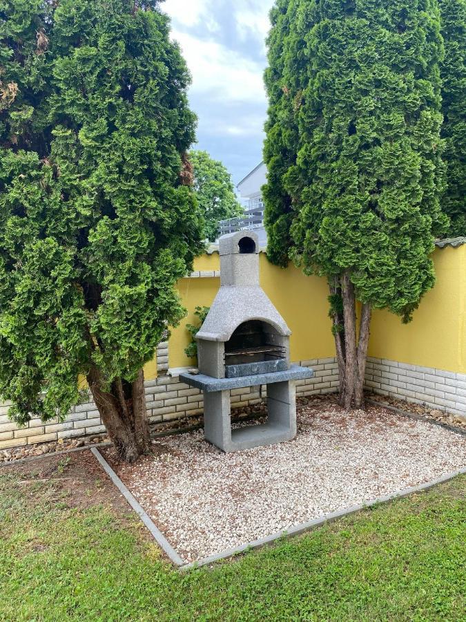 Margareta Apartmanhaz Appartement Hajdúszoboszló Buitenkant foto