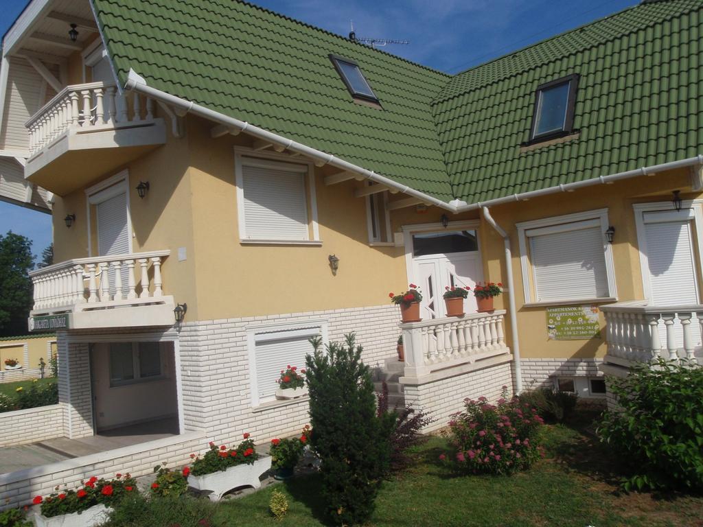 Margareta Apartmanhaz Appartement Hajdúszoboszló Buitenkant foto
